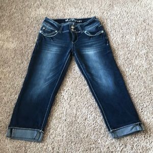 Wallflower Junior’s Capri Jeans